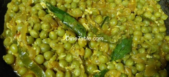 Green Peas Curry with Egg