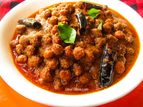 Varutharacha Kadala Curry Recipe / Chickpeas Curry / Spicy
