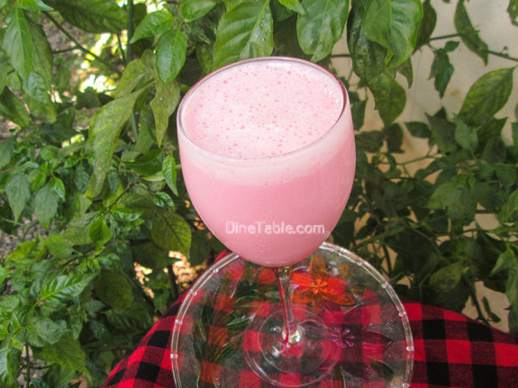 Strawberry Yogurt Banana Smoothie / Homemade