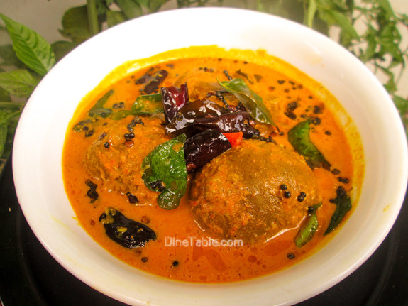 Uppumanga Curry Recipe / Salted Mangoes in Coconut Gravy
