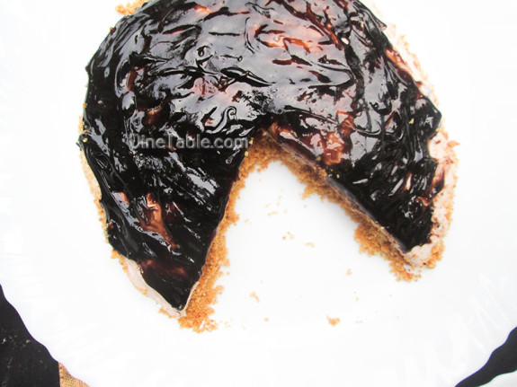 Cheesecake With Chocolate Sauce Topping / Easy