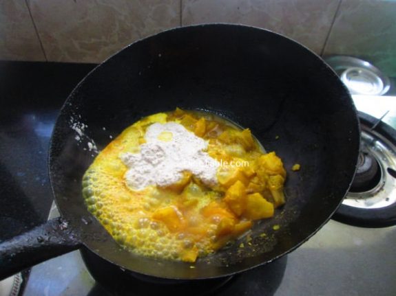 Kappa Chembin Thaal Curry Recipe - Yummy Curry