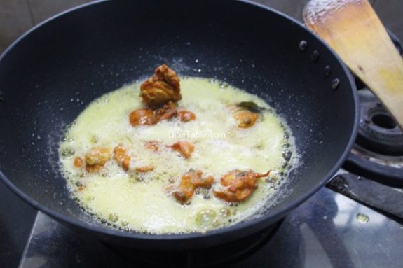 Kaada Mutta Bajji Recipe / Kerala Bajji 