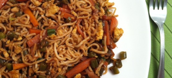 Noodles with Scrambled Egg and Vegetables