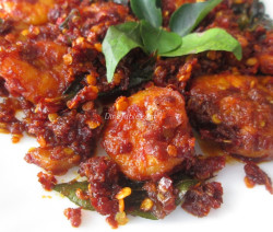 Dry Red Chilli Prawns Fry Recipe - നാടൻ ചെമ്മീൻ ഫ്രൈ - Kerala Recipe