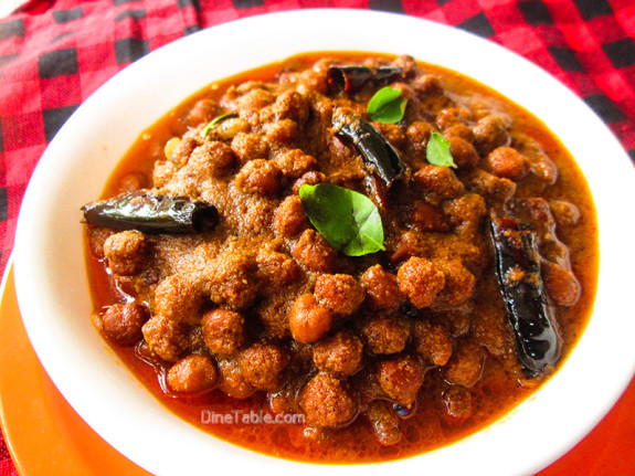 Varutharacha Kadala Curry Recipe / Brown Chickpeas Curry