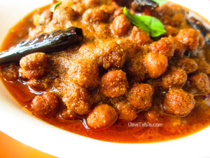 varutharacha-kadala-curry-recipe