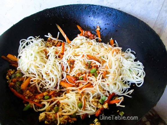 Spaghetti with Chicken and Vegetables / Noodles Recipe