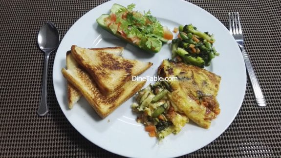 Easy egg bake with loaded vegetables & baked bread - Healthy & Easy Breakfast Recipe