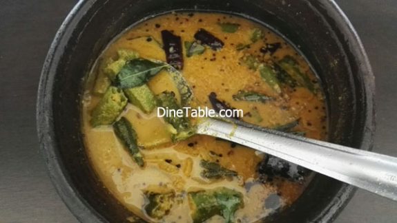 Vandakka Varutharachathu Recipe - Quick Onam Special Kerala Recipe - Kerala Style Vandakka Varutharacha Curry