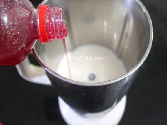 Strawberry Crush Milk Shake Recipe - Tasty Drink 