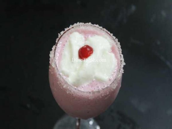 Strawberry Crush Milk Shake Recipe - Homemade Drink
